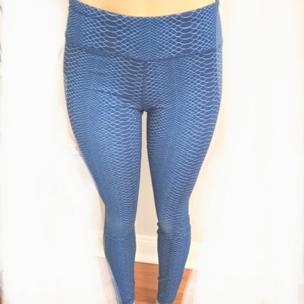 Under Armour Women's Blue Textured Leggings